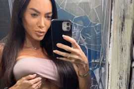 Bất ngờ với bụng bầu "siêu nhỏ" của nữ vận động viên thể hình