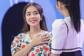 Trần Vân "Phố trong làng" được chàng trai kém 3 tuổi tỏ tình