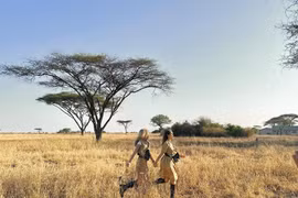 Đôi bạn chi 700 triệu đi châu Phi “hít bụi”, đến nơi nghèo nhất 