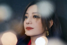 Cuộc sống của Triệu Vy ở tuổi 45