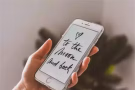 5 điều quan trọng cần làm nếu người yêu cũ bất chợt nhắn tin 