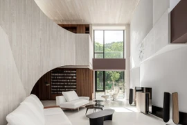 Những đường cong mềm mại của ngôi nhà sau cải tạo