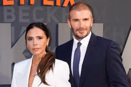 Vợ David Beckham khóc khi nhắc lại bê bối chồng ngoại tình 