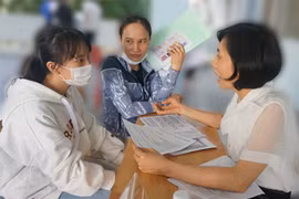 Vừa biết điểm vào lớp 10, lại đau đầu khi chọn tổ hợp môn 