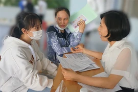 Vừa biết điểm vào lớp 10, lại đau đầu khi chọn tổ hợp môn 