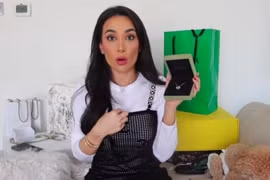 Mua túi 80 triệu chỉ để cho mè, choáng độ chơi của rich kid