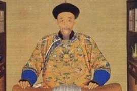 Đánh cờ thua thị vệ, Khang Hi nói câu lưu danh thiên cổ