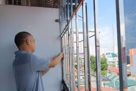 Người Hà Nội lắp thang thoát hiểm sau nhiều vụ hỏa hoạn đáng sợ