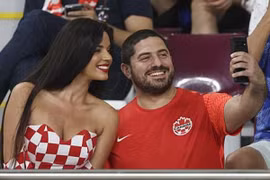 Cổ động viên Croatia, Brazil tranh ngôi phong cách bốc lửa 