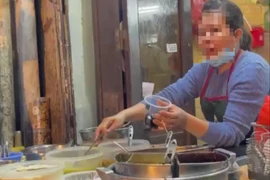 Quán xôi chè nổi tiếng Hà Nội chửi khách thậm tệ bị phạt 2,5 triệu đồng