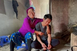 Người đàn bà góa 57 tuổi lấy chồng là trai tân kém 27 tuổi