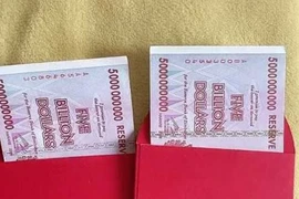 Lì xì cho cháu "5 tỷ", người đàn ông bị "ném đá" vì sao?