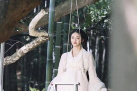 Mỹ nhân được cho là bản sao hoàn hảo của Lưu Diệc Phi