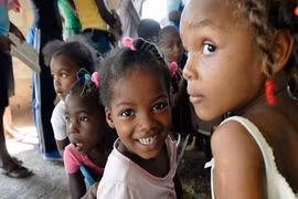 Kỳ quặc nơi bé gái tự mọc bộ phận nhạy cảm của nam giới 