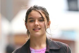 Nhan sắc hút hồn của con gái Tom Cruise ở tuổi 16