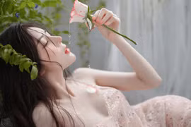 Nàng thơ Sài thành đẹp như "búp bê sống" nhờ phẫu thuật thẩm mỹ