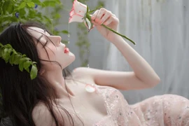 Nàng thơ Sài thành đẹp như "búp bê sống" nhờ phẫu thuật thẩm mỹ