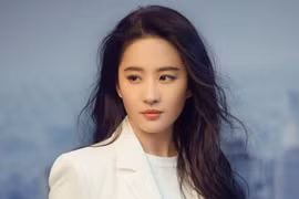 Bức ảnh 24 năm trước của Lưu Diệc Phi gây sốt 