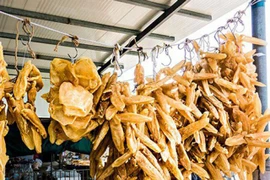 Thứ này trong bụng cá người vứt đi, ngờ đâu sánh ngang tổ yến