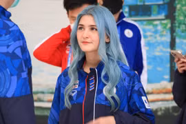 Nữ tuyển thủ eSports có ngoại hình nổi bật