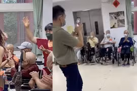 Viện dưỡng lão thuê vũ công thoát y biểu diễn cho người già