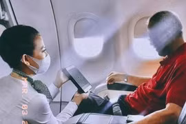 Nữ tiếp viên hàng không và bức ảnh đáng giá chụp cùng cha 