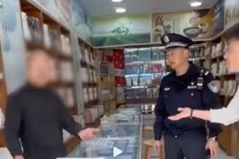 Kết đắng cho cửa hàng mắng khách "không có tiền còn đòi hỏi giá"