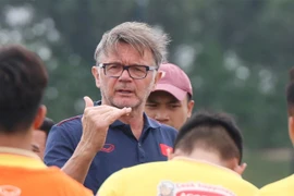 Phong cách Troussier khác Park Hang Seo, U23 Việt Nam mạnh yếu ra sao?