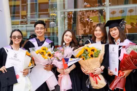 Hot girl Chloe Nguyễn rạng rỡ trong ngày tốt nghiệp