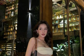 Sinh nhật tuổi 29, Chi Pu hóa 'baby girl' khoe body cực nét