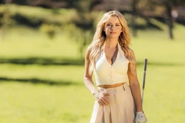 Sắc vóc nóng bỏng của nữ golf thủ người Mỹ