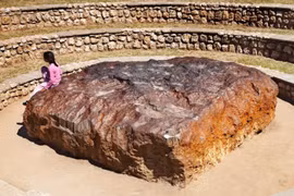 Thiên thạch Hoba nặng 60 tấn ở Namibia, lớn nhất thế giới hiện nay 