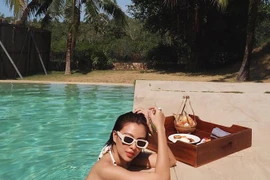 Tú Hảo mở đầu mùa "khoe dáng bikini nóng bỏng"