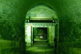 Vụ trộm khiến lăng mộ Càn Long và Từ Hy Thái Hậu tan hoang