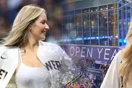 Kiều nữ làng golf khiến sân bóng chày dậy sóng