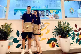 Các cầu thủ tặng nửa kia trang sức, iPhone 11, dép tổ ong dịp 20/10