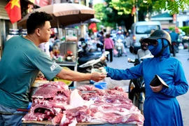 Hà Nội đắt đỏ không đủ sống, công nhân loay hoay tìm về quê