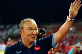 CLB Công an Hà Nội phản ứng bất ngờ về tin chiêu mộ thầy Park