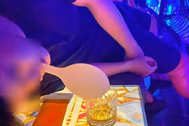 Bóng cười từ công khai trên mạng tới hiện thực tại Lounge