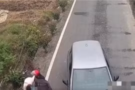 Tài xế khóc nấc khi biết người mình đâm trúng