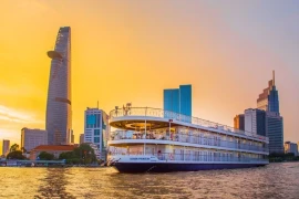 Chi hàng chục triệu đón giao thừa trên du thuyền, khách sạn 5 sao