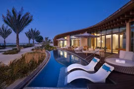 Kỳ nghỉ hơn 7.000 USD một đêm của Georgina Rodriguez và Ronaldo