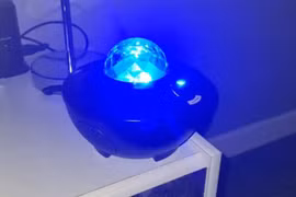 Nghe tiếng 'mây mưa' trong phòng ngủ con gái, mẹ hốt hoảng phát hiện sự thật