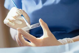 Nhận tin sốc mắc ung thư, không thể mang thai khi mới 28 tuổi