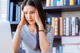 Em gái công khai người yêu, cả gia đình tôi khó xử