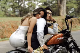 Hôn nhân viên mãn của hội cựu tiếp viên hàng không