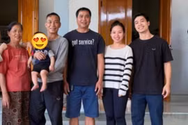 Viên Minh hiếm hoi về quê chồng, ăn mặc cực giản dị 