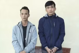 Bắt quả tang 2 người tàng trữ ma túy tại bệnh viện ở Đồng Hới