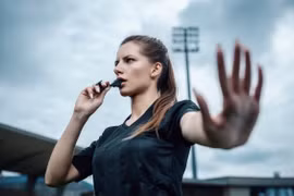 Chân dung nữ trọng tài quyến rũ nhất thế giới