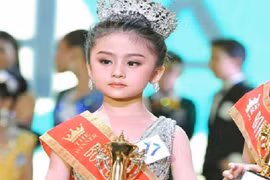 Cuộc đời những đứa trẻ nổi tiếng bị đẩy vào làng giải trí từ nhỏ